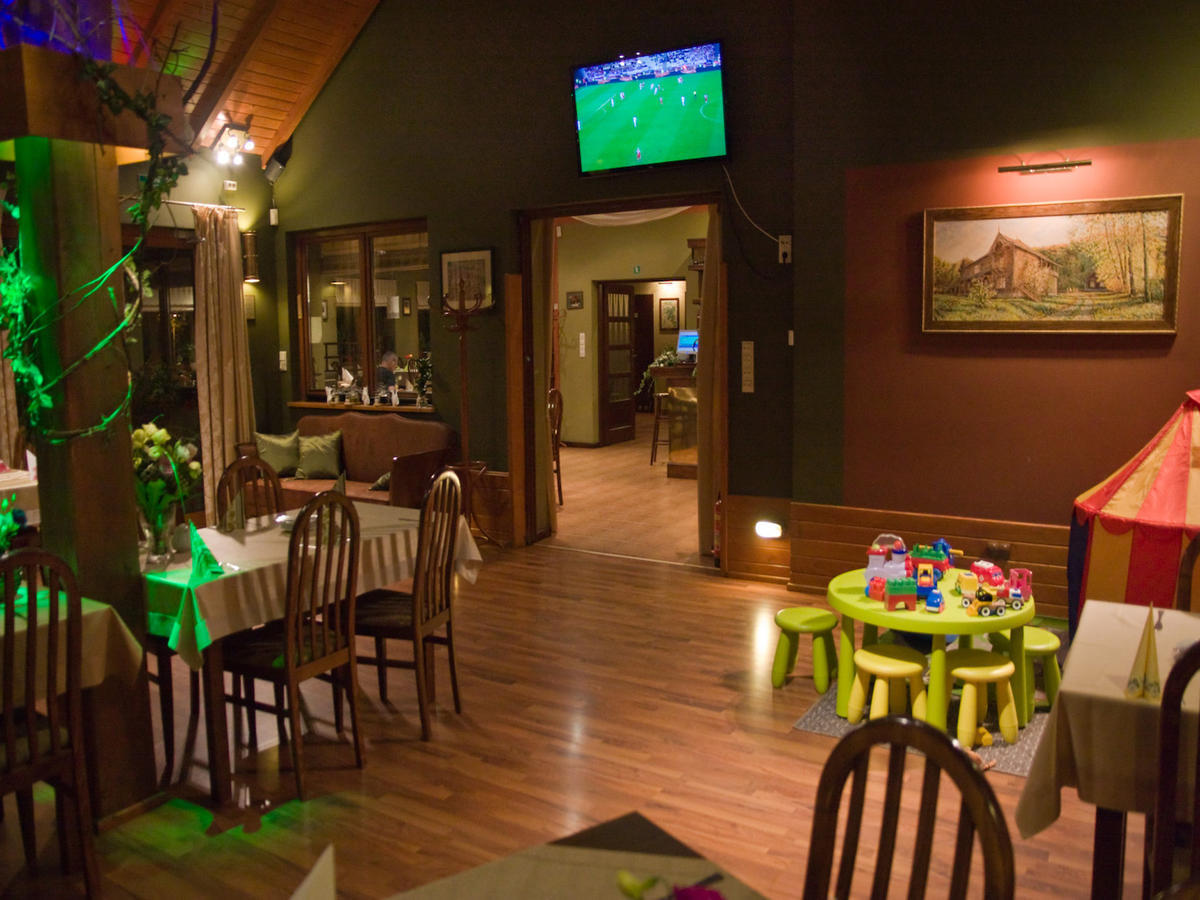 Hotel Kochanow Kochanow  Ngoại thất bức ảnh
