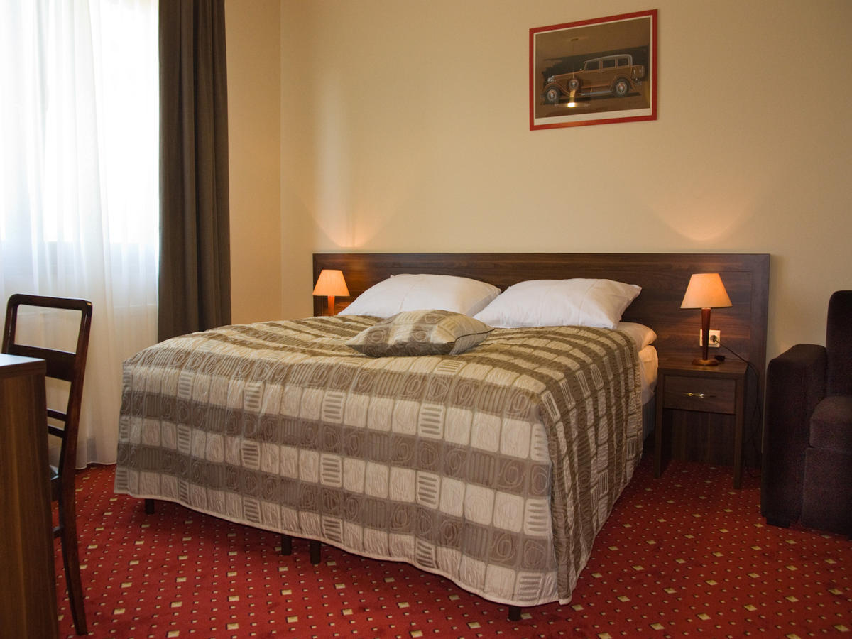 Hotel Kochanow Kochanow  Ngoại thất bức ảnh