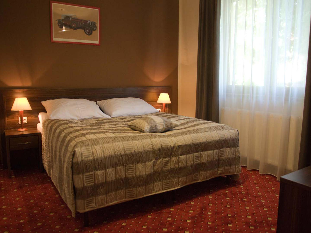 Hotel Kochanow Kochanow  Ngoại thất bức ảnh