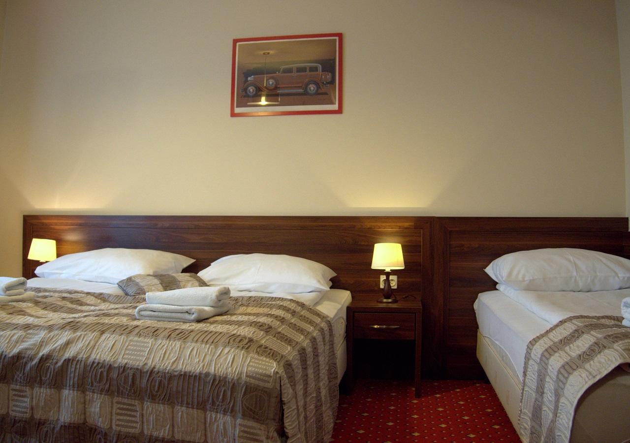 Hotel Kochanow Kochanow  Ngoại thất bức ảnh