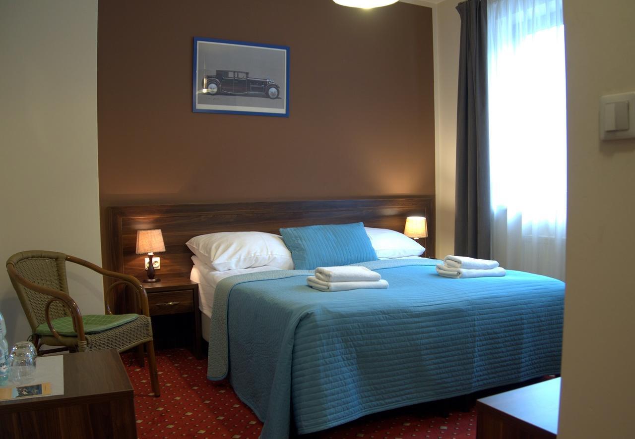 Hotel Kochanow Kochanow  Ngoại thất bức ảnh